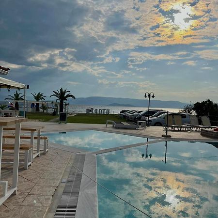 Umbrella Beach Apartments Кавос Экстерьер фото