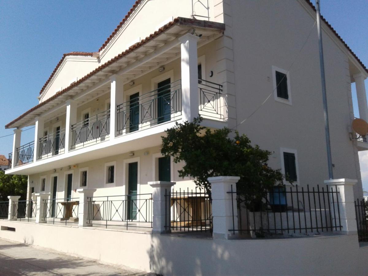 Umbrella Beach Apartments Кавос Экстерьер фото