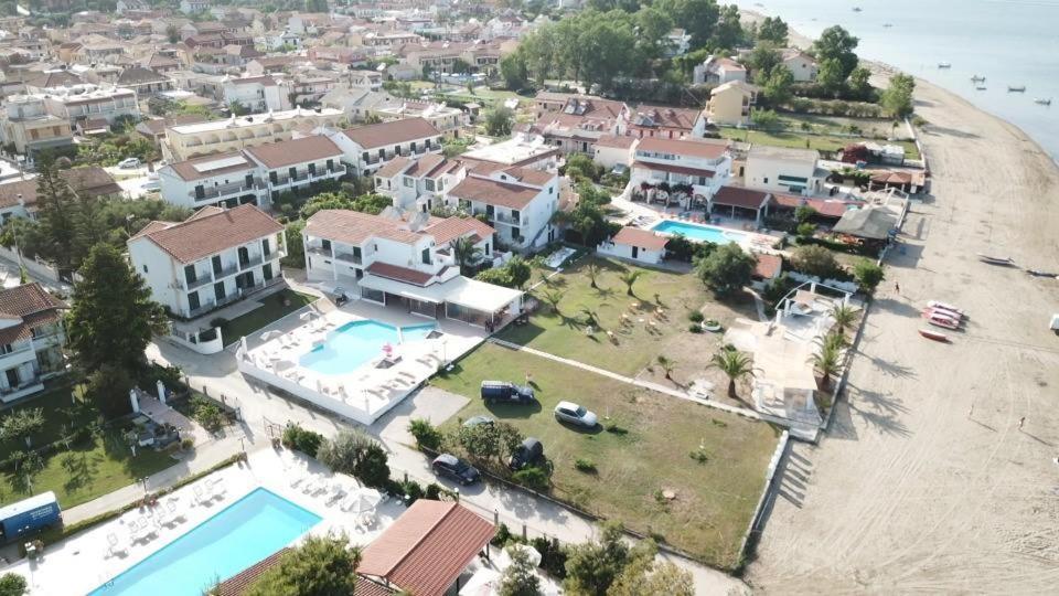 Umbrella Beach Apartments Кавос Экстерьер фото