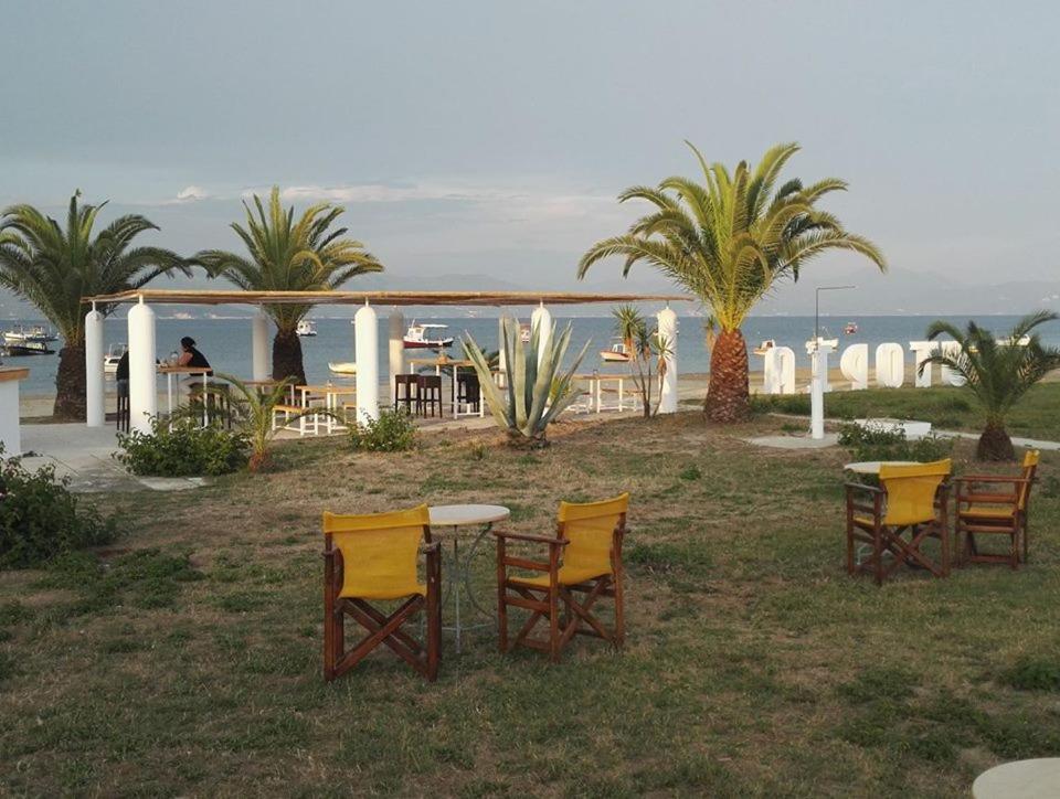 Umbrella Beach Apartments Кавос Экстерьер фото
