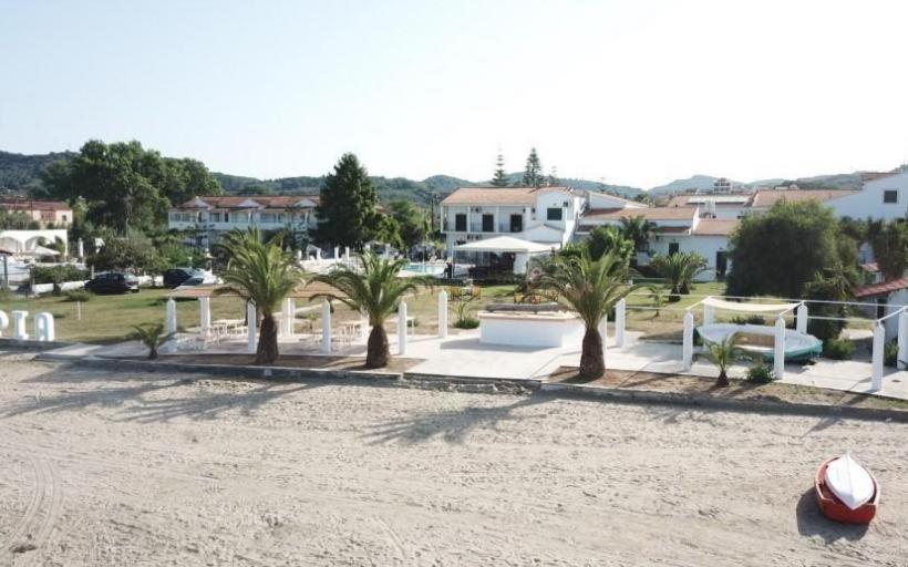 Umbrella Beach Apartments Кавос Экстерьер фото