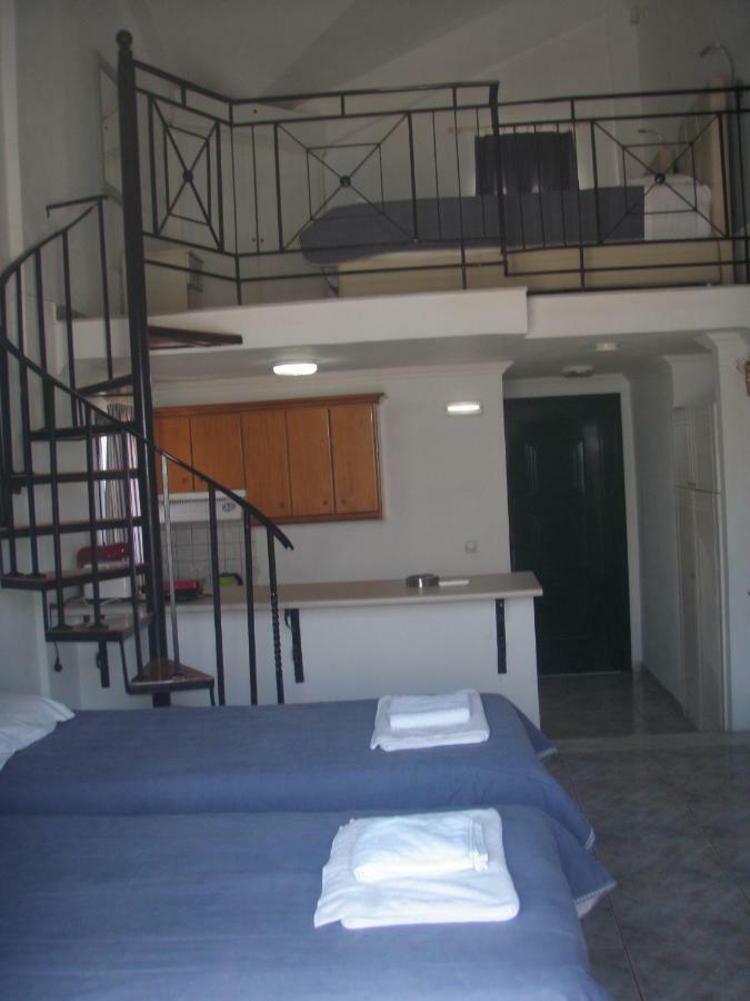 Umbrella Beach Apartments Кавос Экстерьер фото